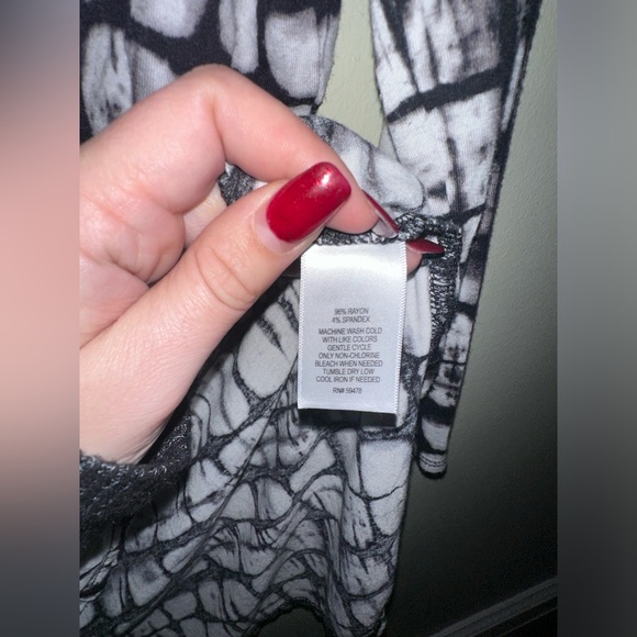 Mercer & Madison Tie Dye Print Long Tunic Long Sleeve Black White Size Small - Picture 5 of 8